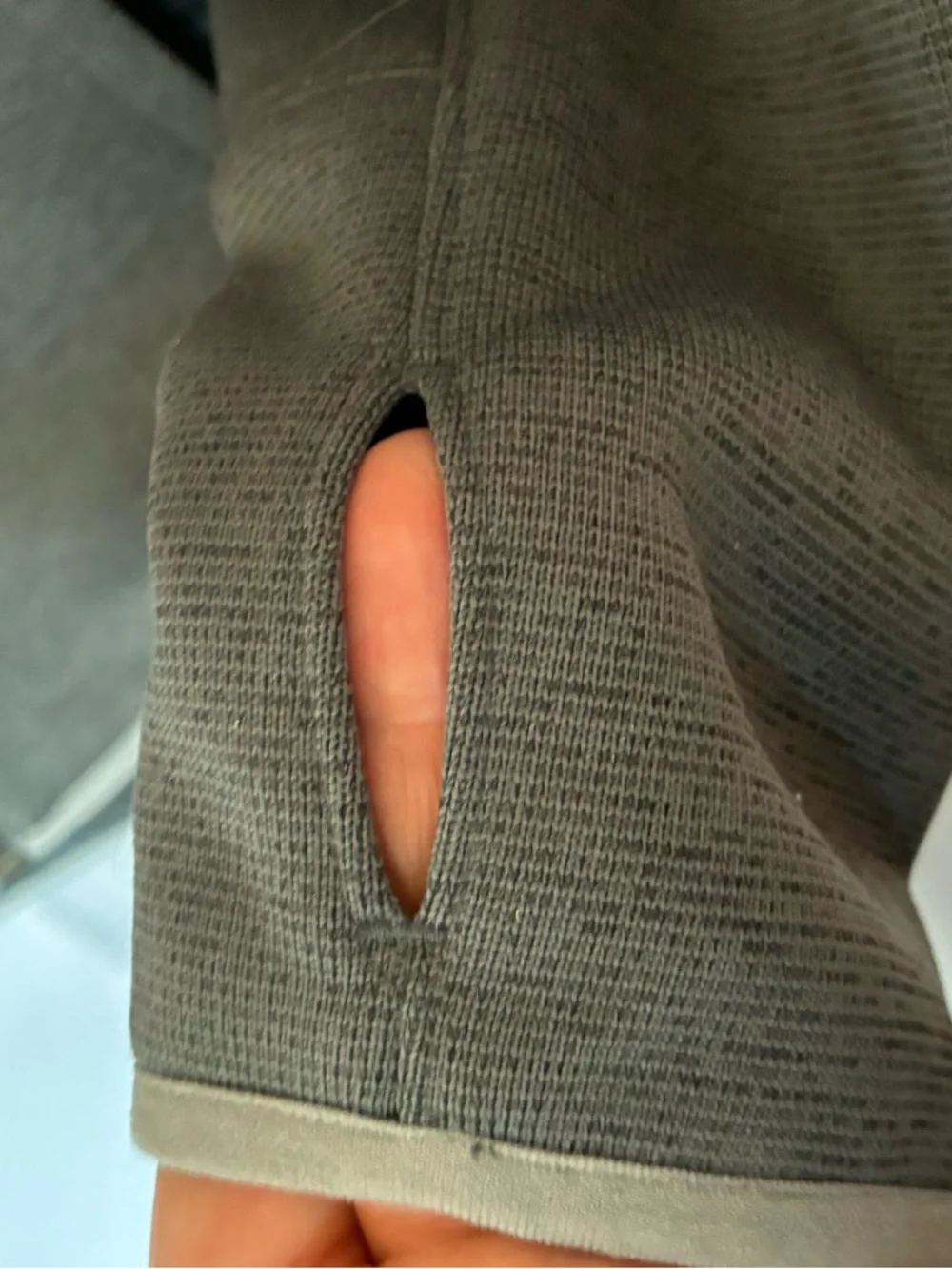 UNDER ARMOUR boys size medium jacket - Picture 5 of 7